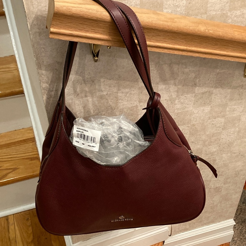 NWOT Michael Kors Kelsey Large Pebbled Leather Shoulder Bag